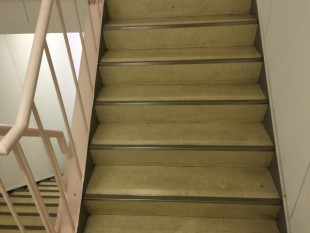 徳島県名西郡石井町　内部階段フロア工事　施工前