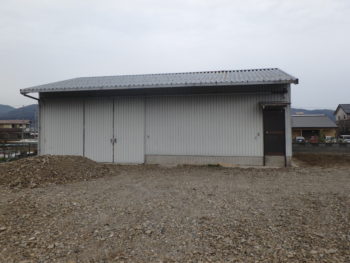 上板　倉庫　塗装