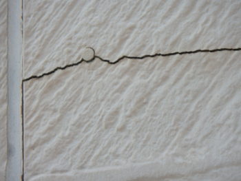 クラック　外壁　劣化　徳島　鳴門