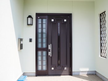 玄関　白　塗装　徳島県　吉野川市