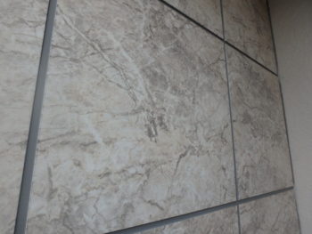 施行前　外壁　大理石　剥がれ　徳島県