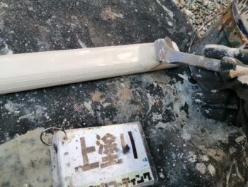 塗装 上塗り 室外機カバー