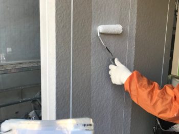 外壁　下塗り　塗装　徳島県