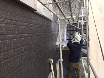 徳島 八万 外壁塗装 上塗り クリヤー