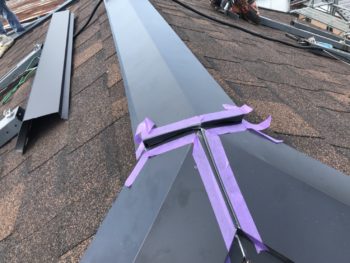 徳島県　鮎喰町　板金工事　棟板金　コーキング