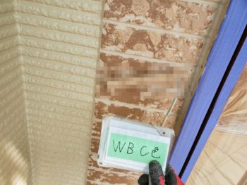 徳島県　藍住町　外壁塗装　玄関　多彩　C色