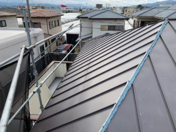 徳島県　藍住町　屋根　板金工事　ガルバリウム鋼　施工後