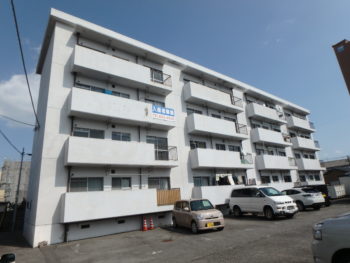 徳島県 南昭和町 施工前 マンション 正面 全体