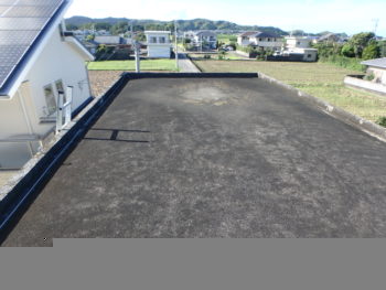 徳島県　上中町　施工前　屋上　汚れ