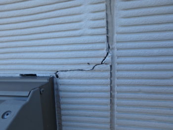 徳島県　石井町　施工前　外壁　クラック