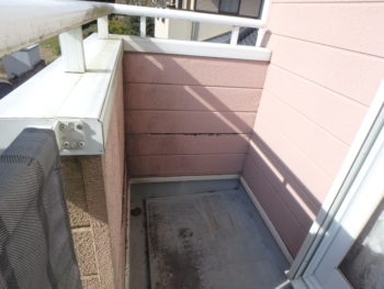 徳島県　鳴門市　施工前　手すり壁　劣化