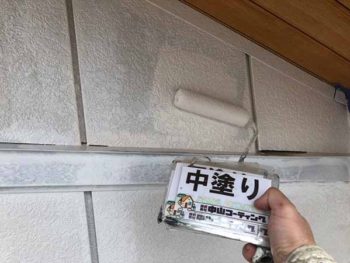 徳島県　羽ノ浦町　外壁塗装　中塗り