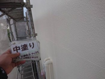 徳島県　川内町　外壁　塗装　中塗り
