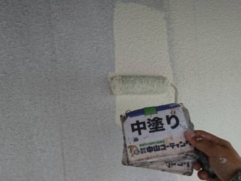 徳島県　名東町　外壁塗装　中塗り