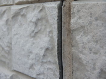 徳島県　松茂町　施工前　コーキング　破断