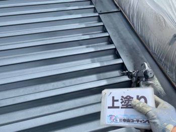 徳島県 シリコン 八万町 アパート 屋根 塗装 上塗り 吹き付け