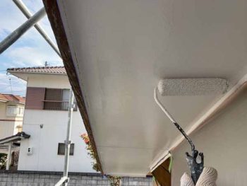 徳島県　軒天井　張替え工事　塗装　上塗り