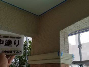 徳島県　藍住町　外壁　塗装後　中塗り