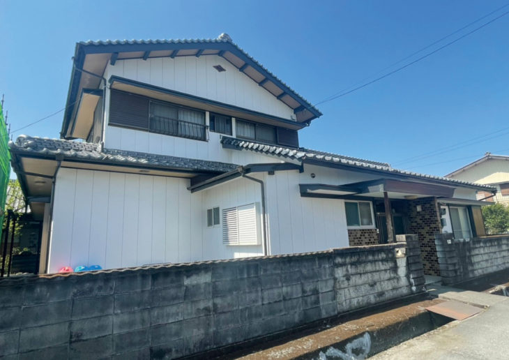   吉野川市鴨島町　外壁塗装後、満足のお声をいただきました。