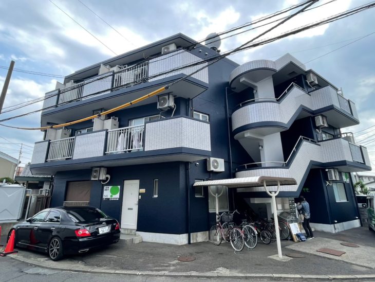  徳島市マンション塗装施工例【修繕工事や防水】見た目は重要。２色使用で入居率アップ