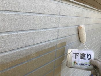 下塗り　中塗り　上塗り　外壁　パテ