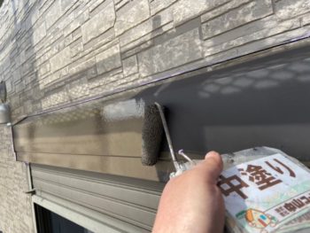 釘打ち　下塗り　ケレン　中塗り　上塗り