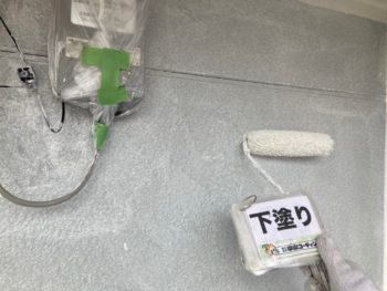 下塗り　パテ　中塗り　上塗り　外壁