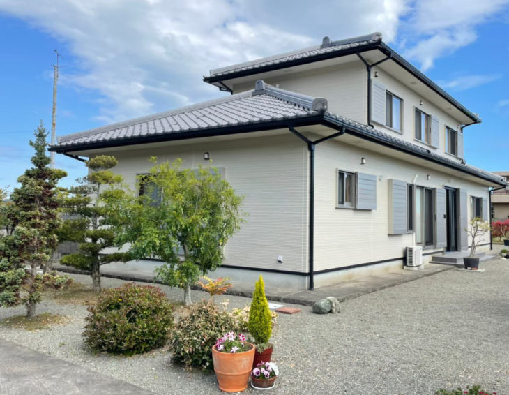  阿南市津乃峰町で「屋根カバー工法・外壁クリヤー塗装」紫外線や酸性雨から住宅を守る　