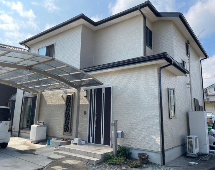 オフホワイト色外壁にイメージチェンジ【的確な施工で住宅を守る】徳島県小松島市 外壁塗装