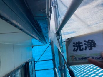 雨樋　水洗い　高圧洗浄　苔　汚れ