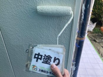 外壁　塗装　中塗り　塗料　刷毛