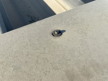 屋根 カバー 軒樋 修繕 施工中