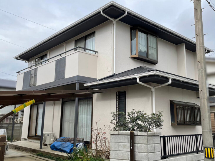 外壁塗装は軒天井の色を変えるだけで高級感・重厚感ある家に「徳島市佐古　塗装工事施工例」