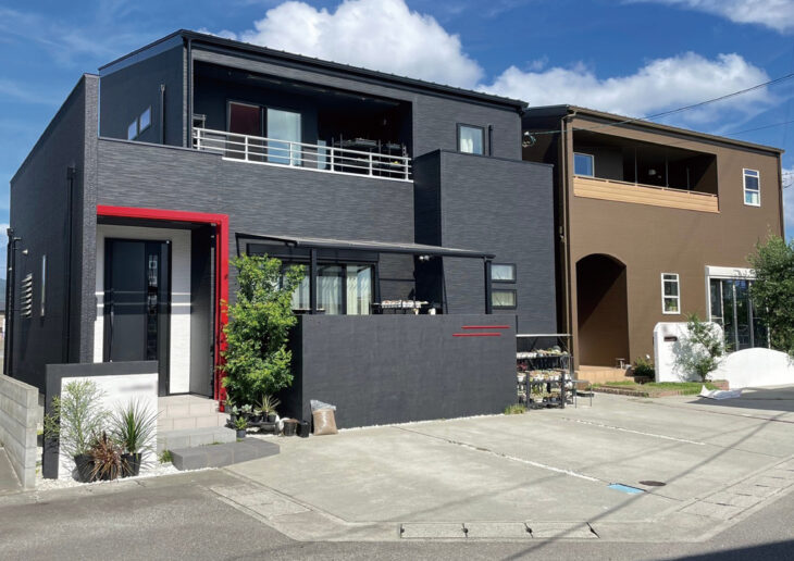   板野郡藍住町「2軒同時施工は外壁艶消し」住宅リフォーム