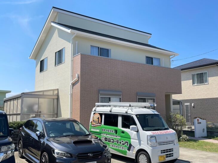  柄違いのサイディングを二種類の塗料/塗装を行い新築以上の喜び「樹脂の王様で確実に守る」徳島県阿南市