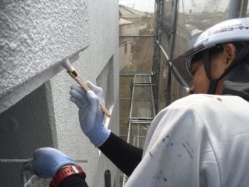 外壁塗装　アパート改修工事　中山コーティング　　手塗り　徳島市