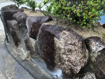 徳島県　吉野川市　洗浄　塀　岩
