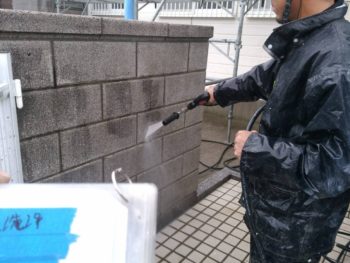 徳島県　板野郡　洗浄　塀
