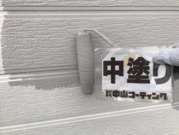 徳島県　石井町　外壁塗装　中塗り