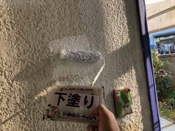 徳島県　羽ノ浦町　外壁塗装　玄関周り　下塗り