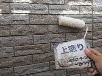 徳島県　名東町　外壁塗装　サイディング　上塗り　クリヤー
