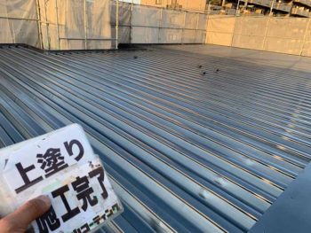 徳島県　八万町　シリコン　アパート　屋根　塗装　上塗り後