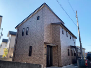 徳島市艶消しクリヤーマット塗装で新築時と違和感なくできる工法「KMEW・ニチハ」サイディング