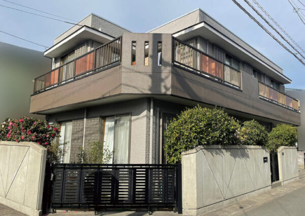 費用の多寡を基準としないで、仕事の質の善し悪しを基準として決定すべきだと思います。