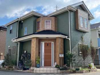 【徳島市春日】煌き(光沢)を抑えた外壁塗装「GREEN系統色とクリヤー 屋根は高耐久仕様」木村様邸