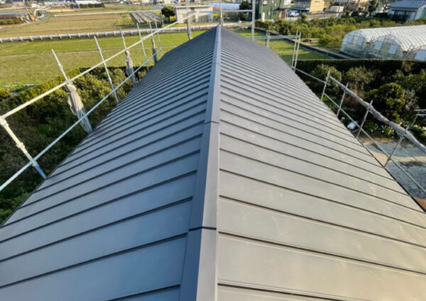 入母屋屋根からの雨漏りで屋根葺き替え工事　徳島市多家良町