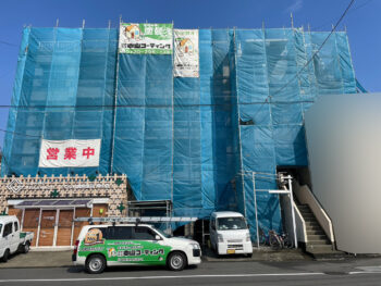 【徳島市】玄関ドア塗装を行いました【施工中物件】