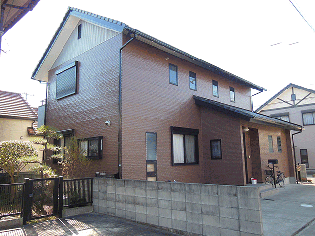 徳島市川内町 塗装専門店が行う外壁塗装　ブラウン色