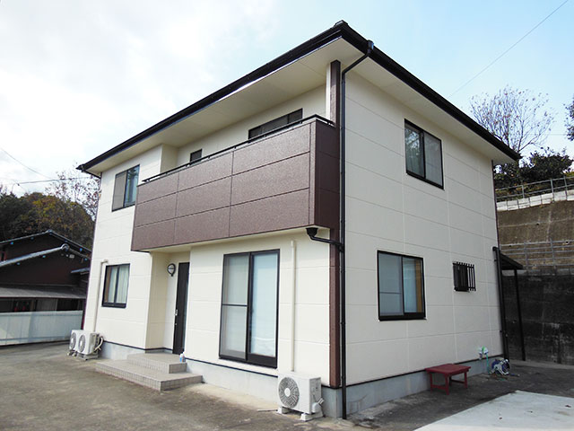 徳島県阿波市　ユニバーサルホーム　外壁塗装