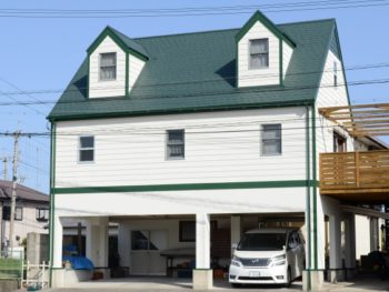 赤毛のアンの家グリーンゲイブルズ　輸入住宅塗装　徳島県　阿南市　　屋根塗り替え　外壁塗替え　S様邸